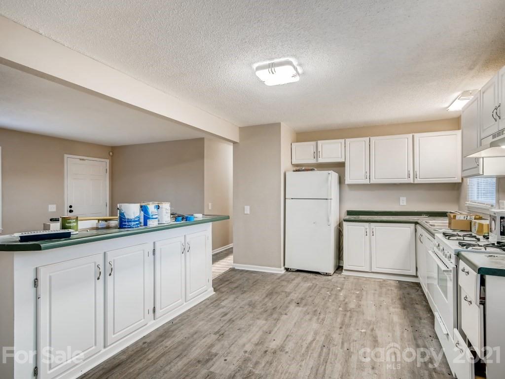 4017 David Cox Road Charlotte, NC 28269 - Photo 4 of 9 Gallery Image 4