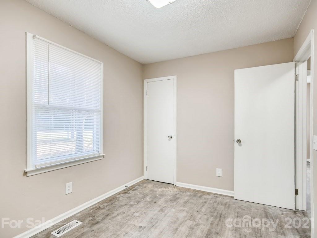 4017 David Cox Road Charlotte, NC 28269 - Photo 7 of 9 Gallery Image 7