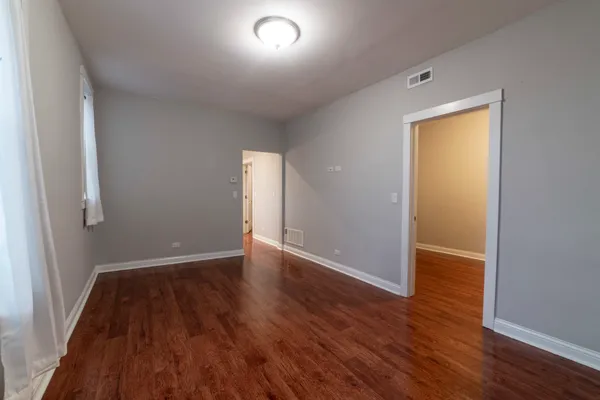 $2,000 | 3429 South Union Avenue, Unit 3R, Chicago, IL 60616