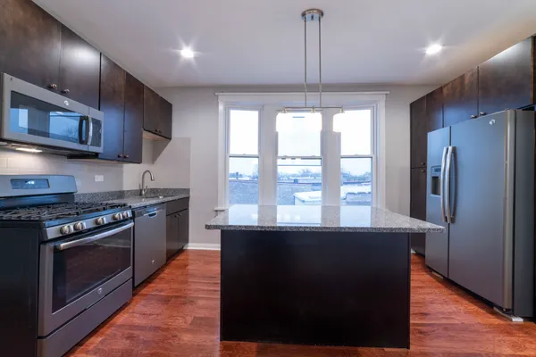 $2,000 | 3429 South Union Avenue, Unit 3R, Chicago, IL 60616