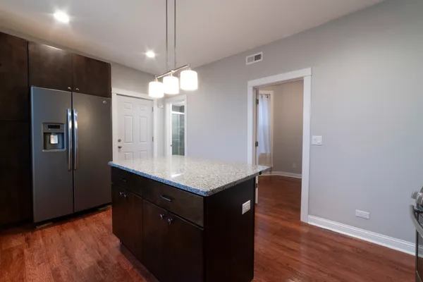 $2,000 | 3429 South Union Avenue, Unit 3R, Chicago, IL 60616
