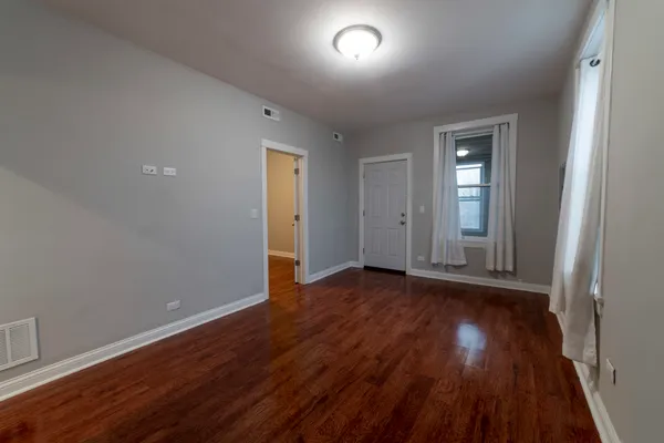 $2,000 | 3429 South Union Avenue, Unit 3R, Chicago, IL 60616