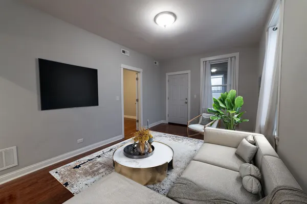 $2,000 | 3429 South Union Avenue, Unit 3R, Chicago, IL 60616