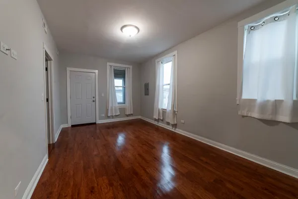 $2,000 | 3429 South Union Avenue, Unit 3R, Chicago, IL 60616