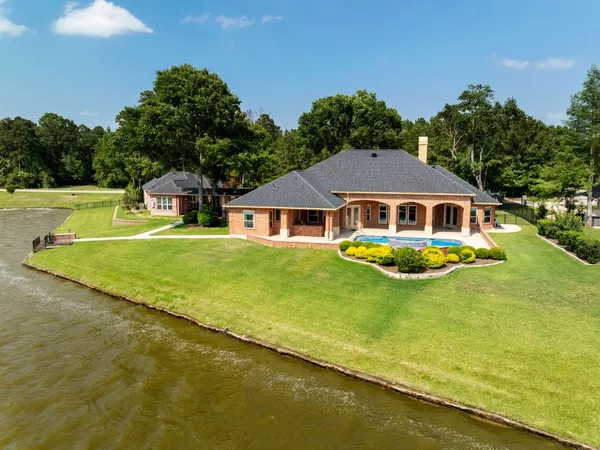 $1,395,000 | 28211 East Benders Landing Boulevard, Spring, TX 77386