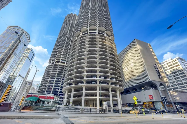 $329,000 | 300 North State Street, Unit 4512, Chicago, IL 60654