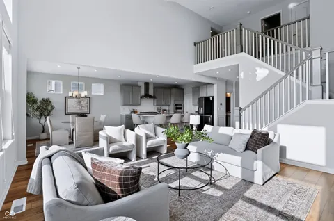 $825,000 | 5341 Peachtree Road, Zionsville, IN 46077