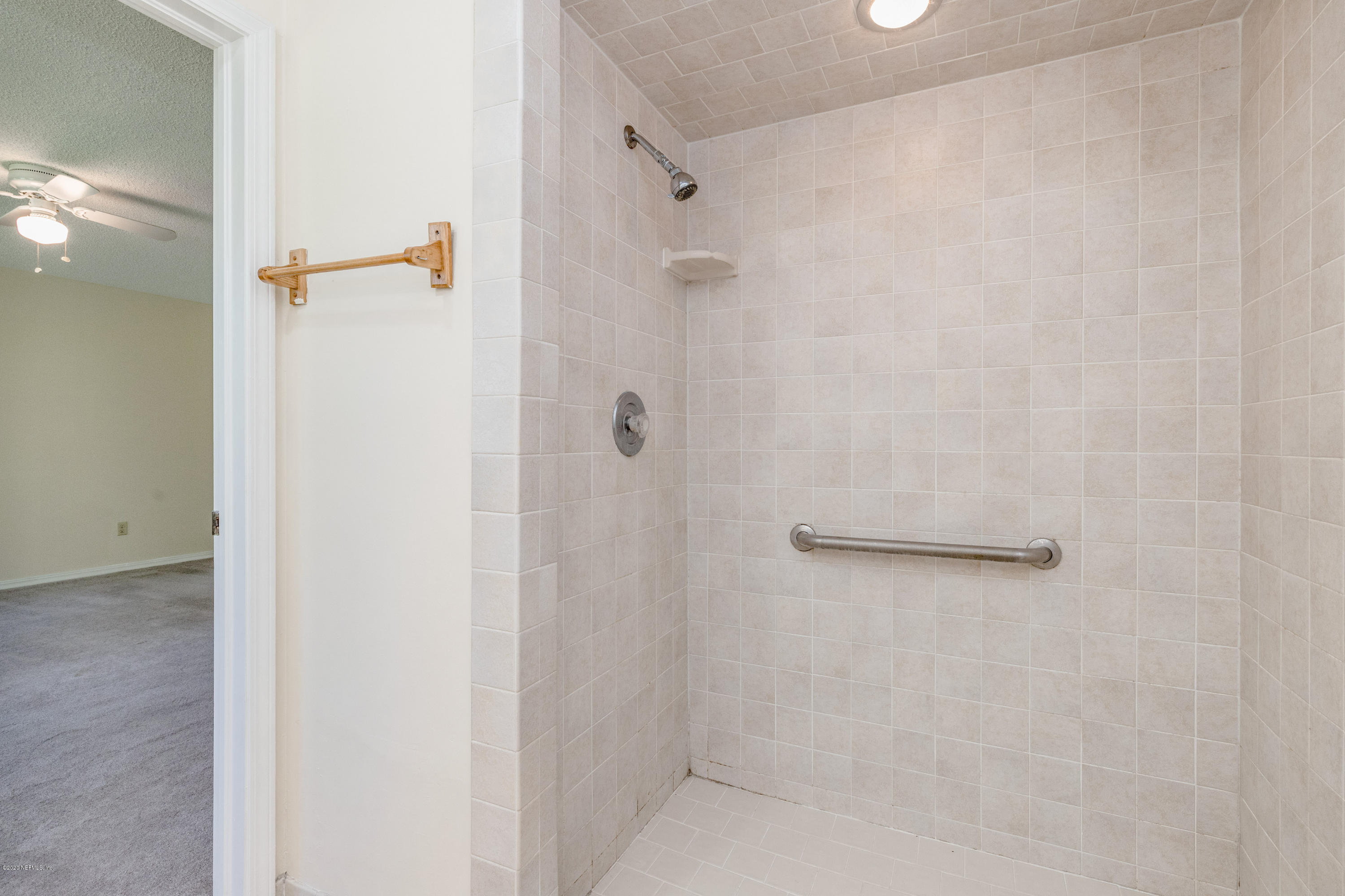 1704 Memory Lane Jacksonville, FL 32210 - Photo 18 of 54 Owner's Bathroom 2