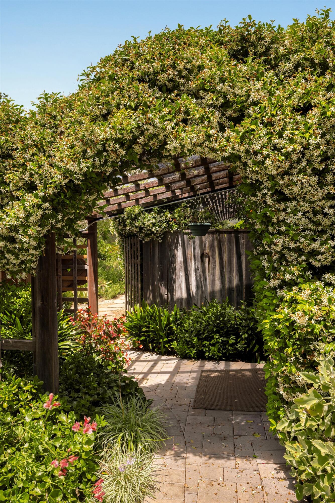 1011 Mission Ridge Road Santa Barbara, CA 93103 - Photo 5 of 22 06-1011 Mission Ridge Rd - 6