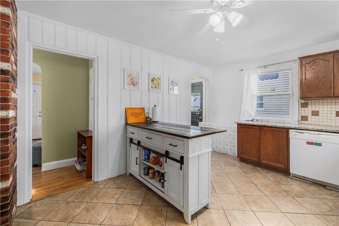 106 Martin Street Pawtucket, RI 02861 - Photo 15 of 33