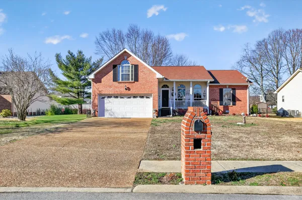 $423,000 | 105 Hunterwood Drive, White House, TN 37188