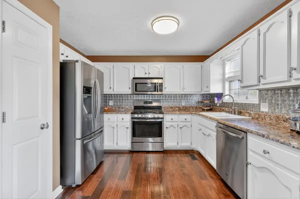 $423,000 | 105 Hunterwood Drive, White House, TN 37188