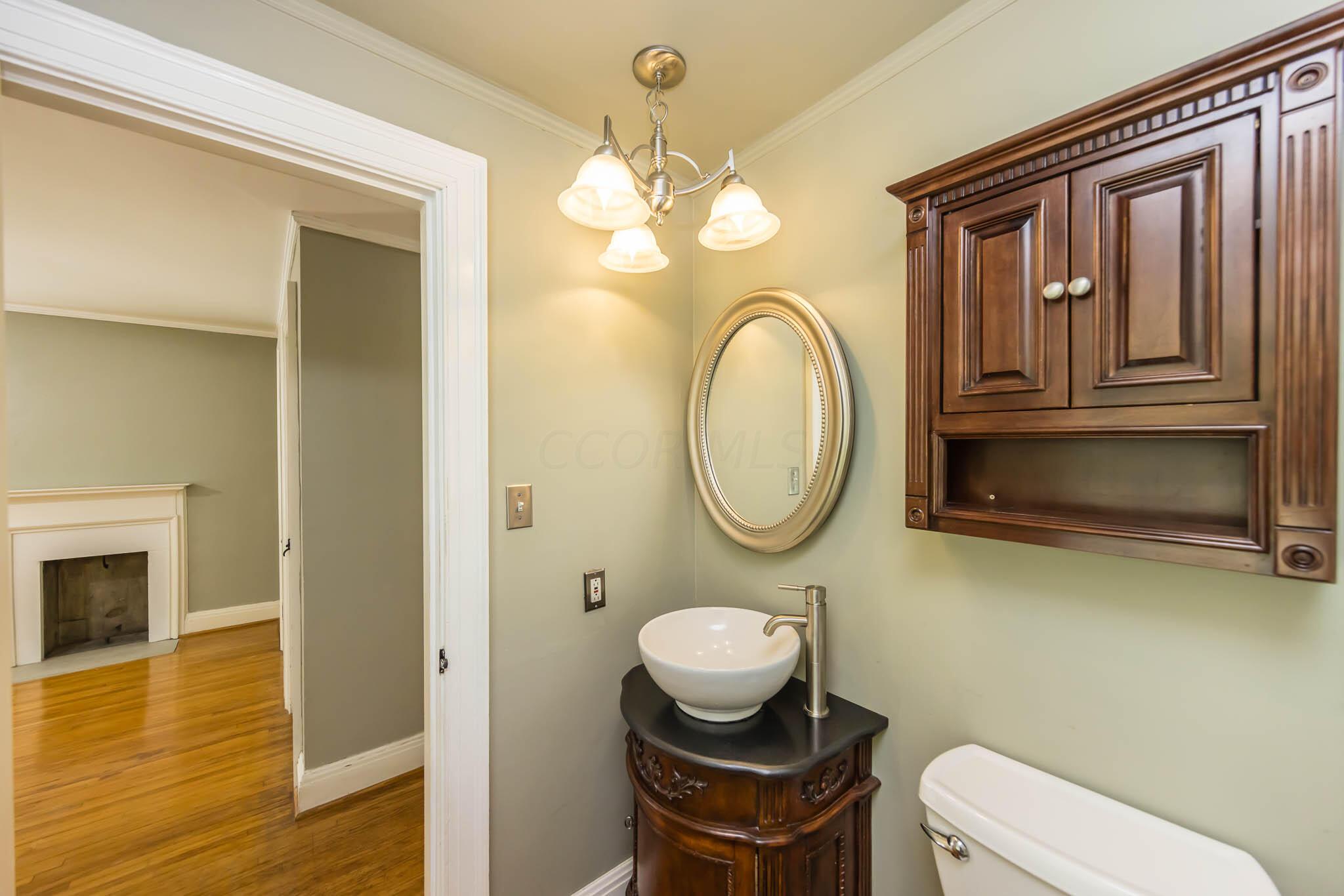 1757 Merrick Road Columbus, OH 43212 - Photo 32 of 40 1757 Merrick Rd-Mbath2