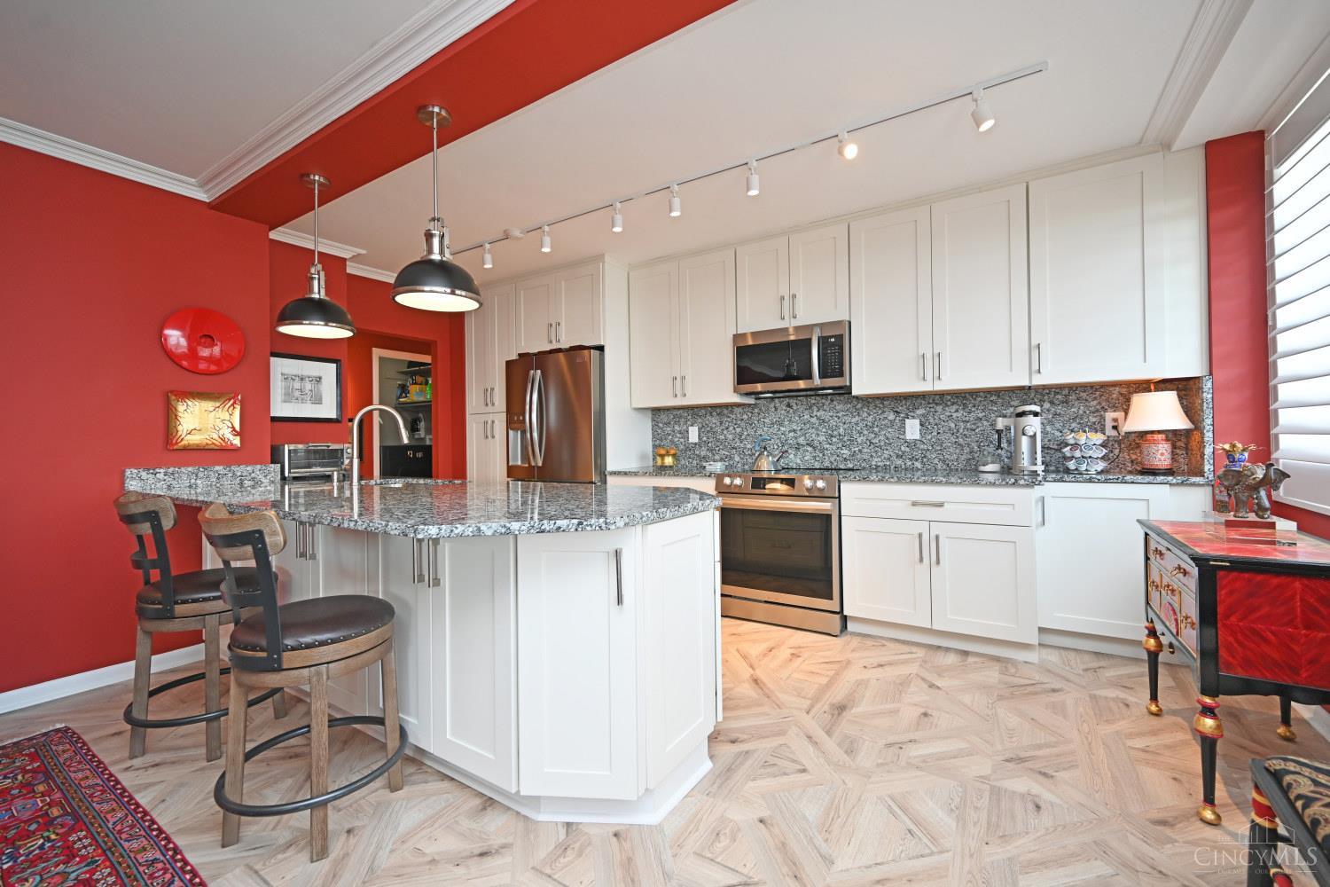 2444 Madison Road, Unit 301 Cincinnati, OH 45208 - Photo 20 of 46 Gallery Image 20