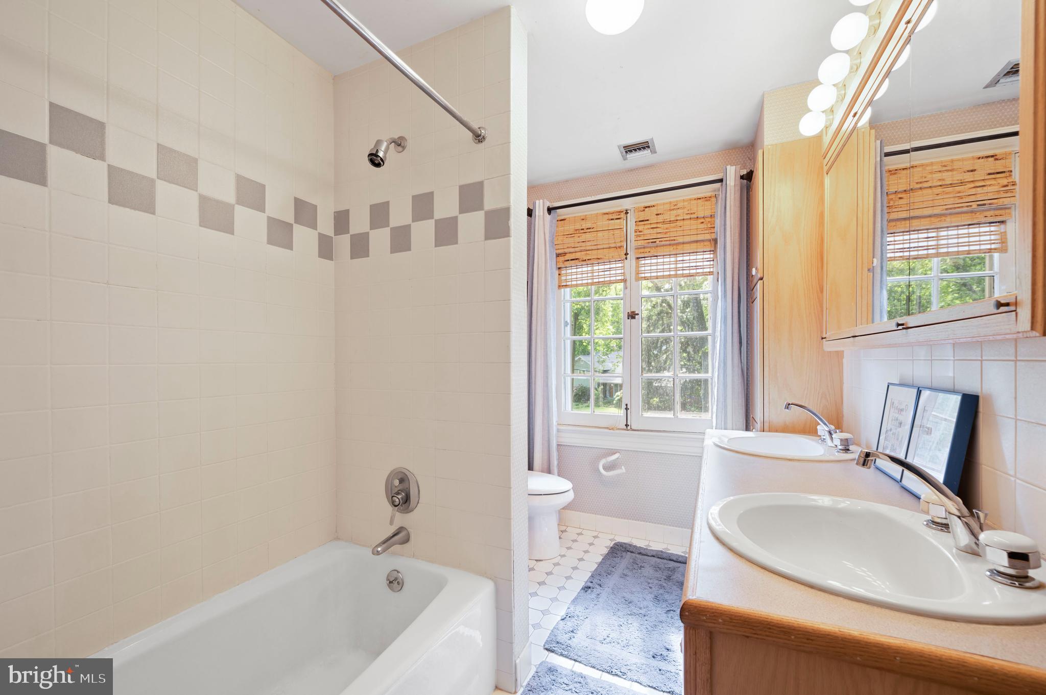 182 Rolling Road Bala Cynwyd, PA 19004 - Photo 23 of 32 Gallery Image 23