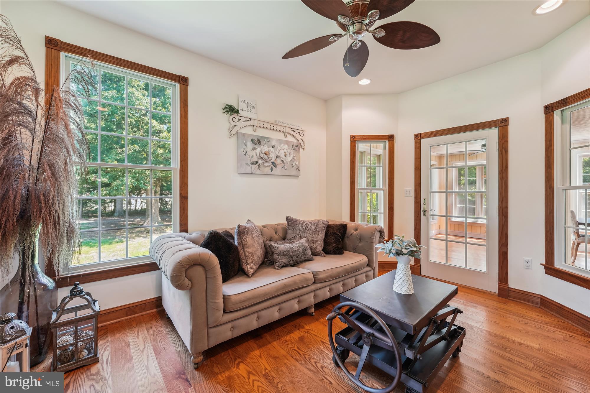 5445 Sixes Road Prince Frederick, MD 20678 - Photo 27 of 98 Living Room