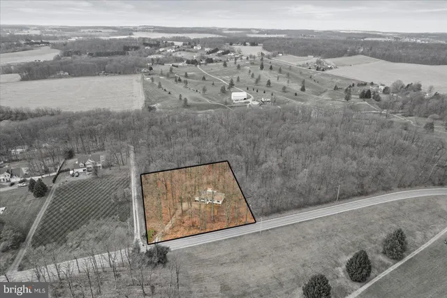 $349,900 | 8287 Pleasant Valley Road, Stewartstown, PA 17363