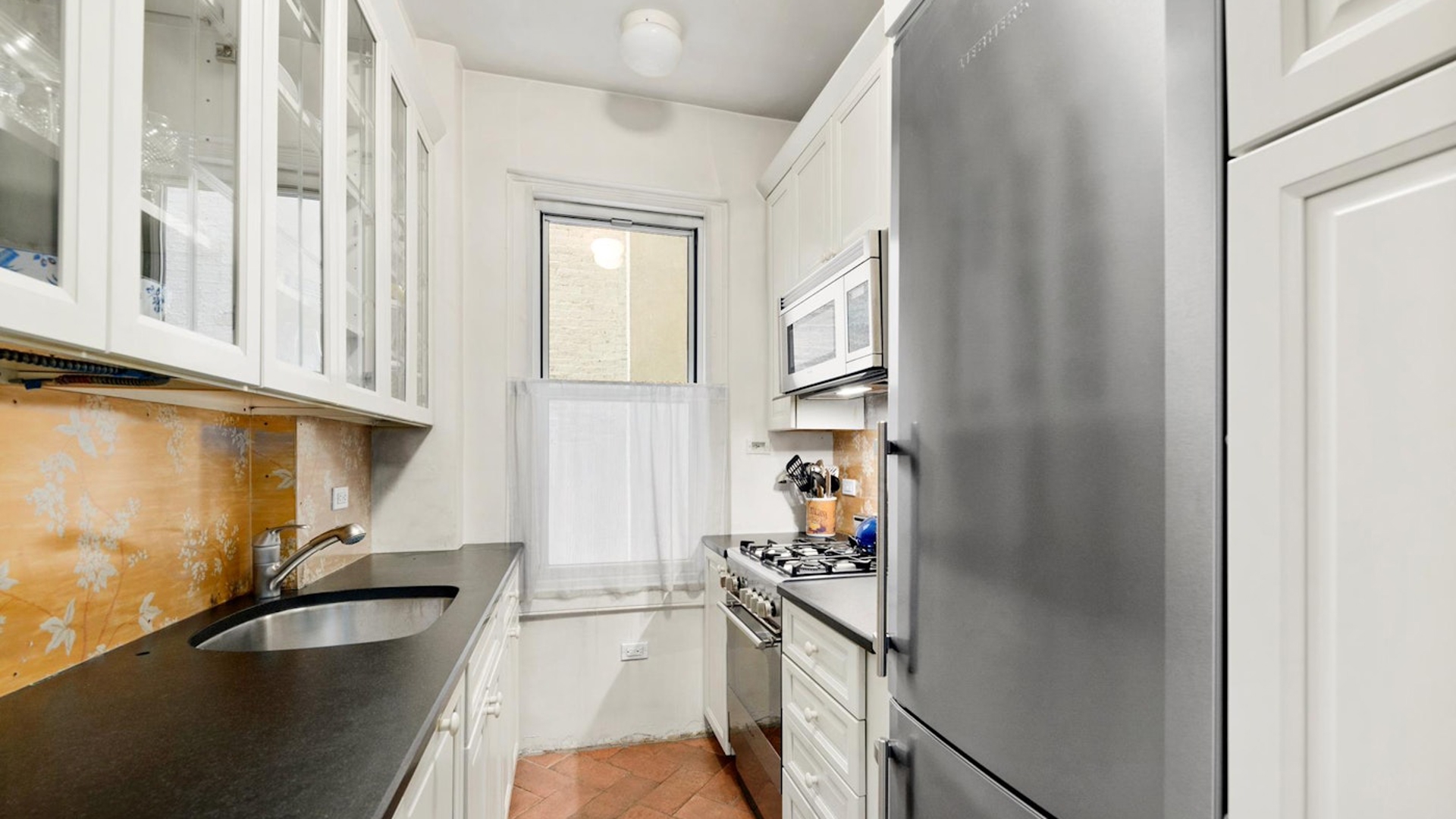 155 East 73rd Street, Unit 1D Manhattan, NY 10021 - Photo 3 of 7