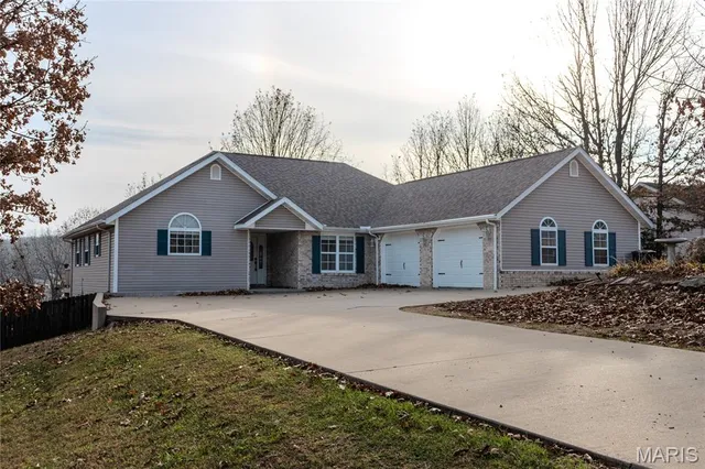 $430,000 | 20361 Heritage Road, St. Robert, MO 65584