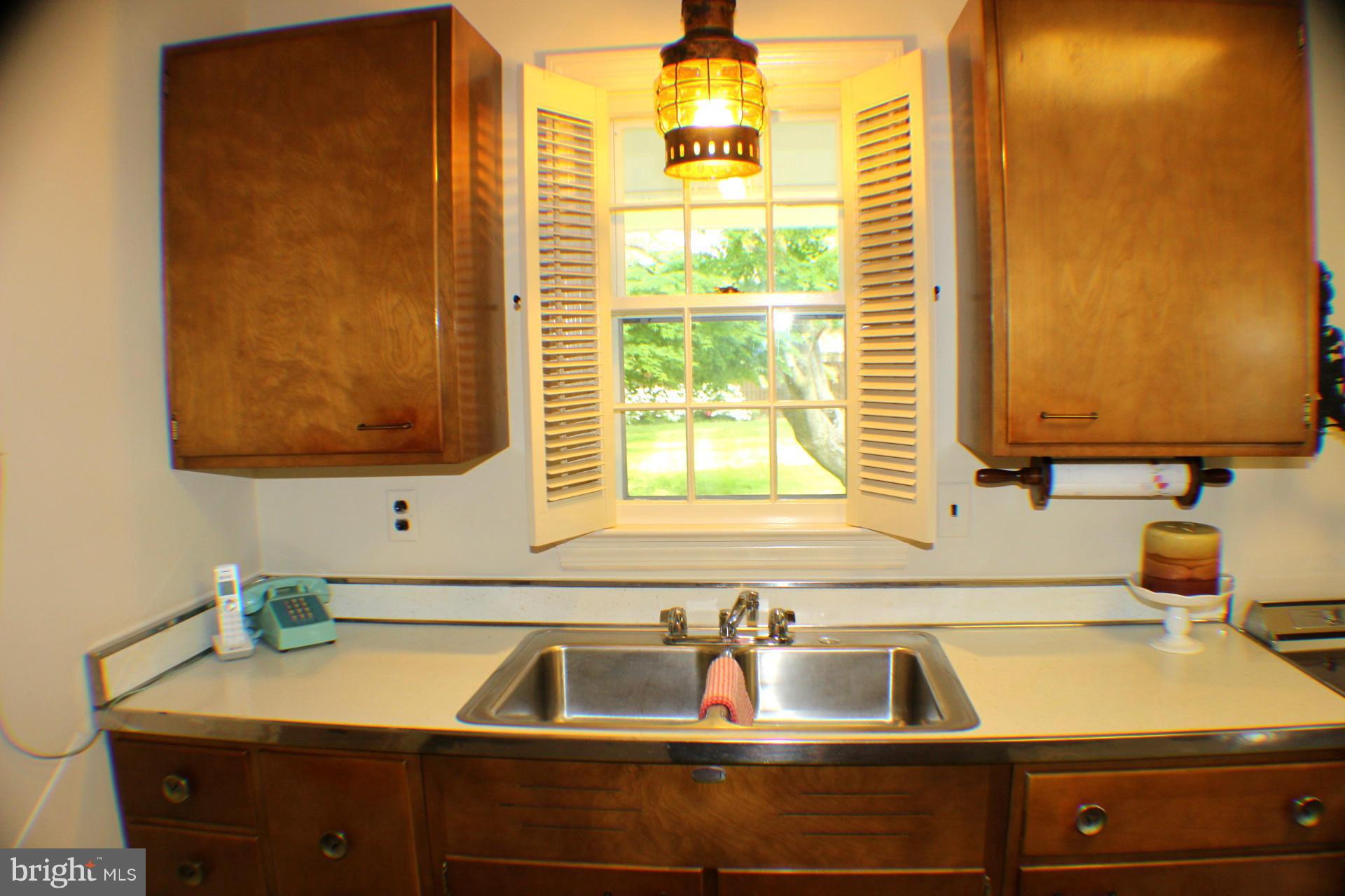 279 Dover Road Warrenton, VA 20186 - Photo 11 of 30 Kitchen Window