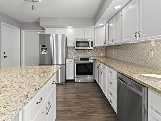 $399,999 | 11611 Capistrano Drive, Indianapolis, IN 46236