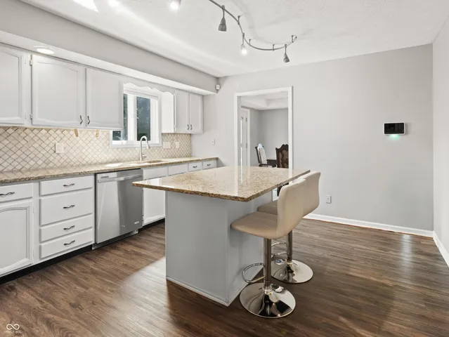 $399,999 | 11611 Capistrano Drive, Indianapolis, IN 46236