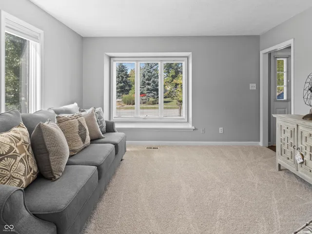 $399,999 | 11611 Capistrano Drive, Indianapolis, IN 46236