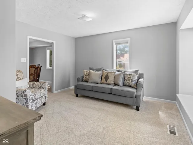 $399,999 | 11611 Capistrano Drive, Indianapolis, IN 46236