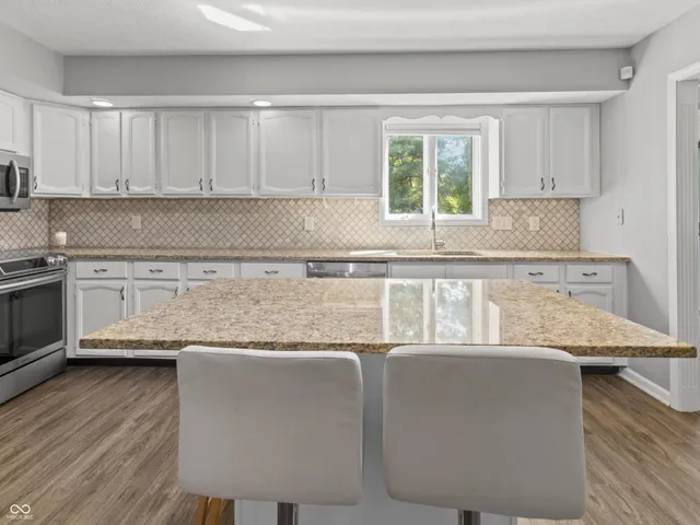 $399,999 | 11611 Capistrano Drive, Indianapolis, IN 46236