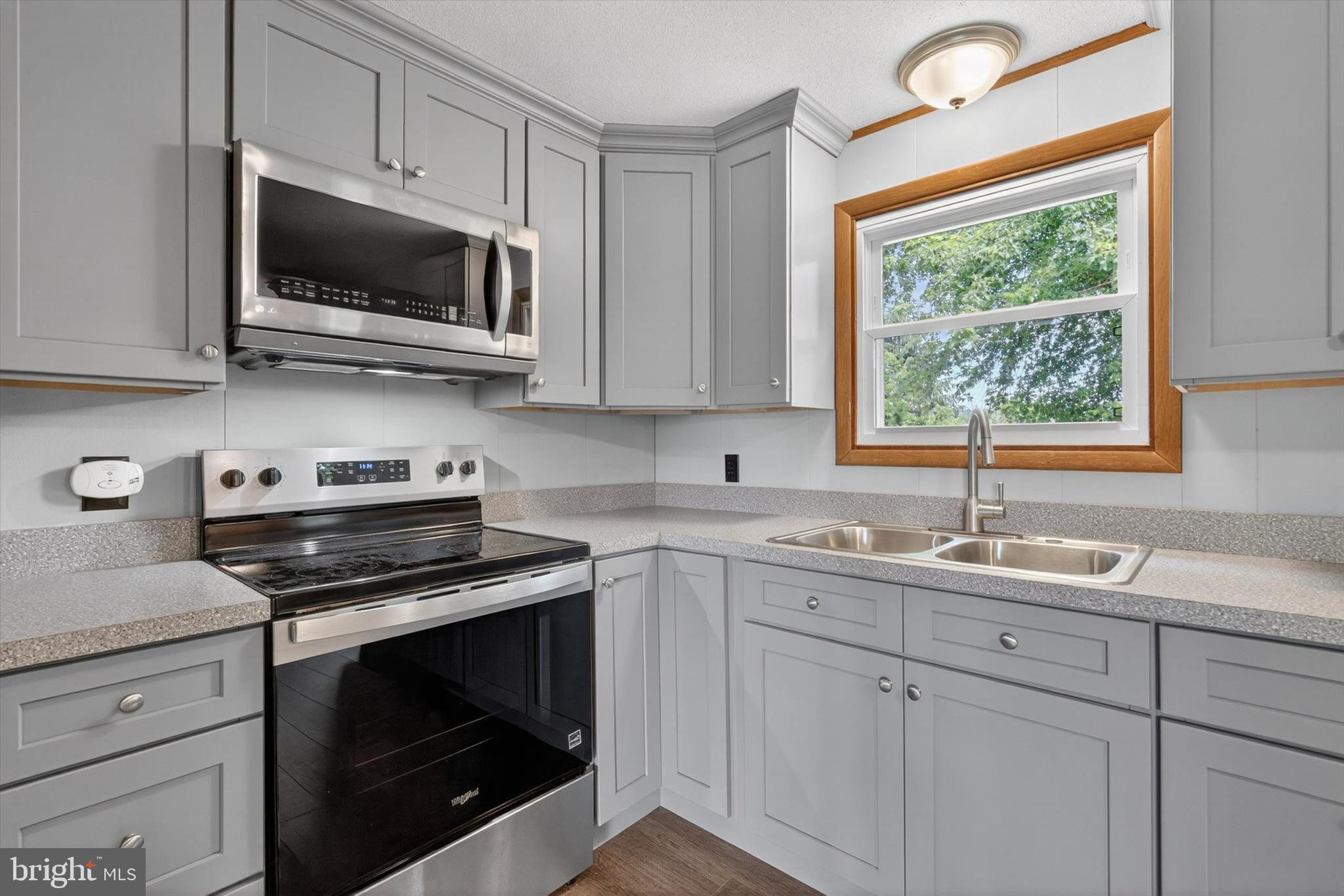 1048 Creek Road Manheim, PA 17545 - Photo 8 of 29