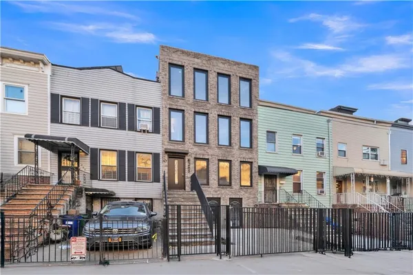 $1,895,000 | 266 10th Street, Unit 1 | Gowanus