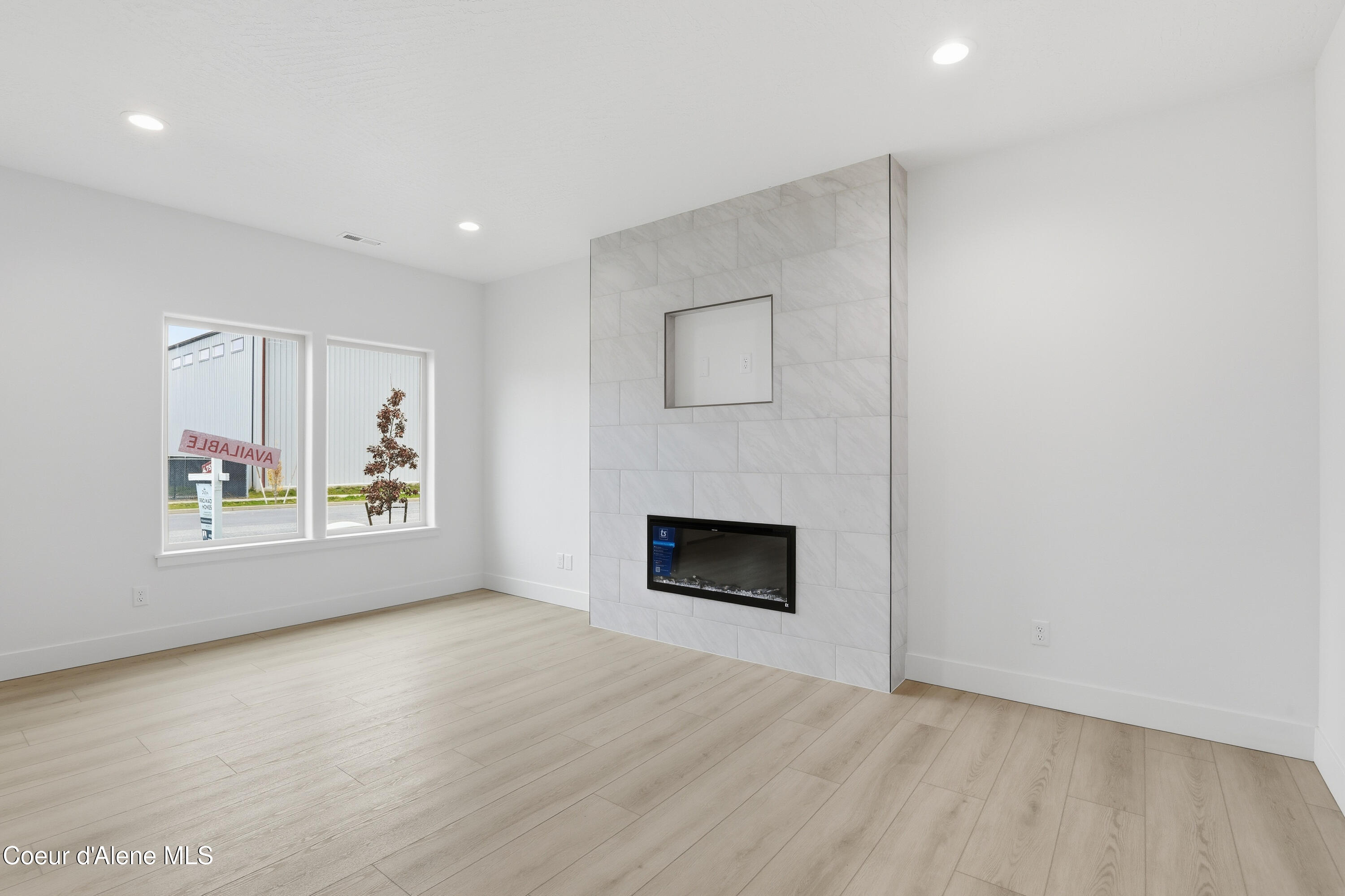 677 North Creative Way Post Falls, ID 83854 - Photo 4 of 21 Contemorary Great Room