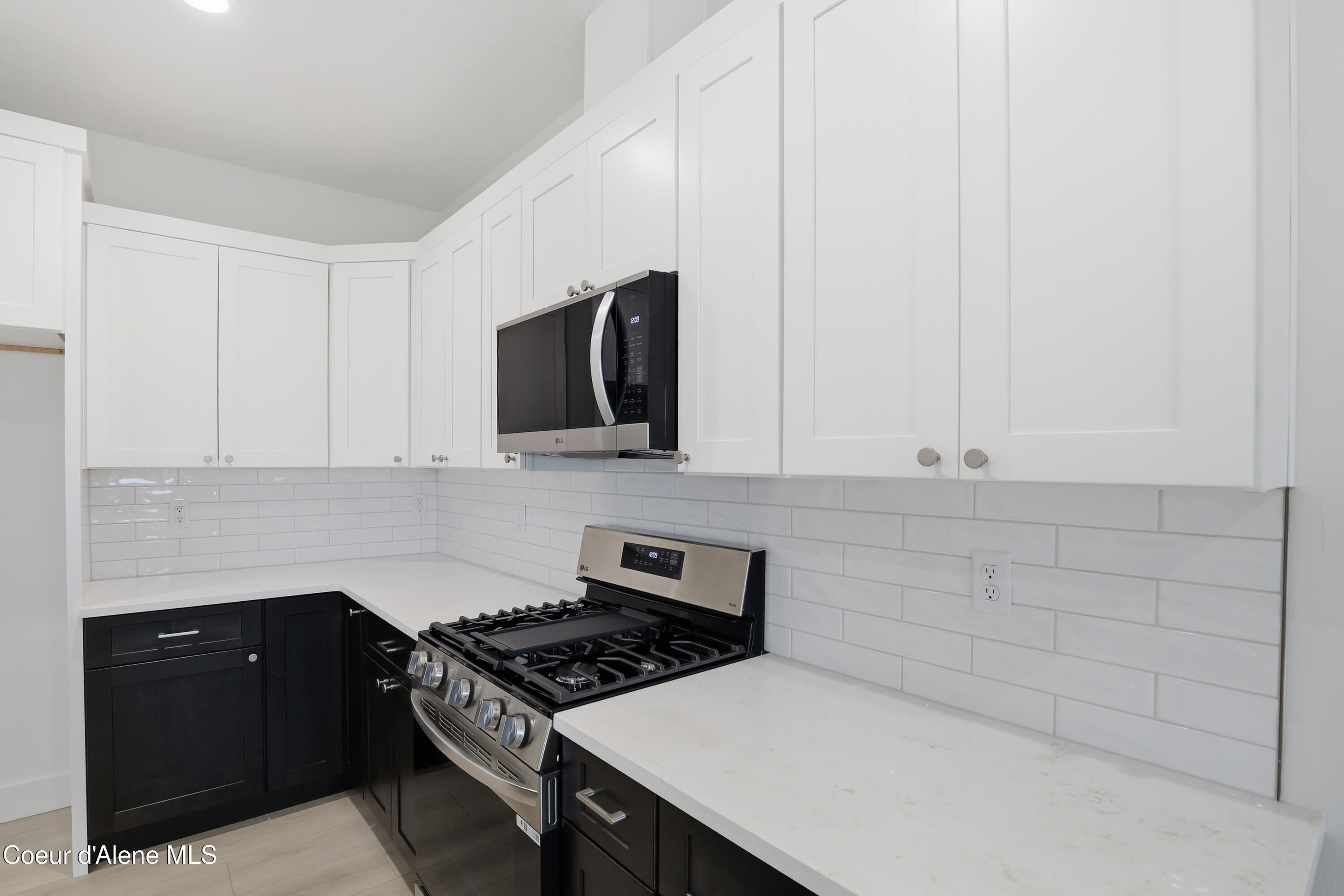 677 North Creative Way Post Falls, ID 83854 - Photo 8 of 21 Kitchen