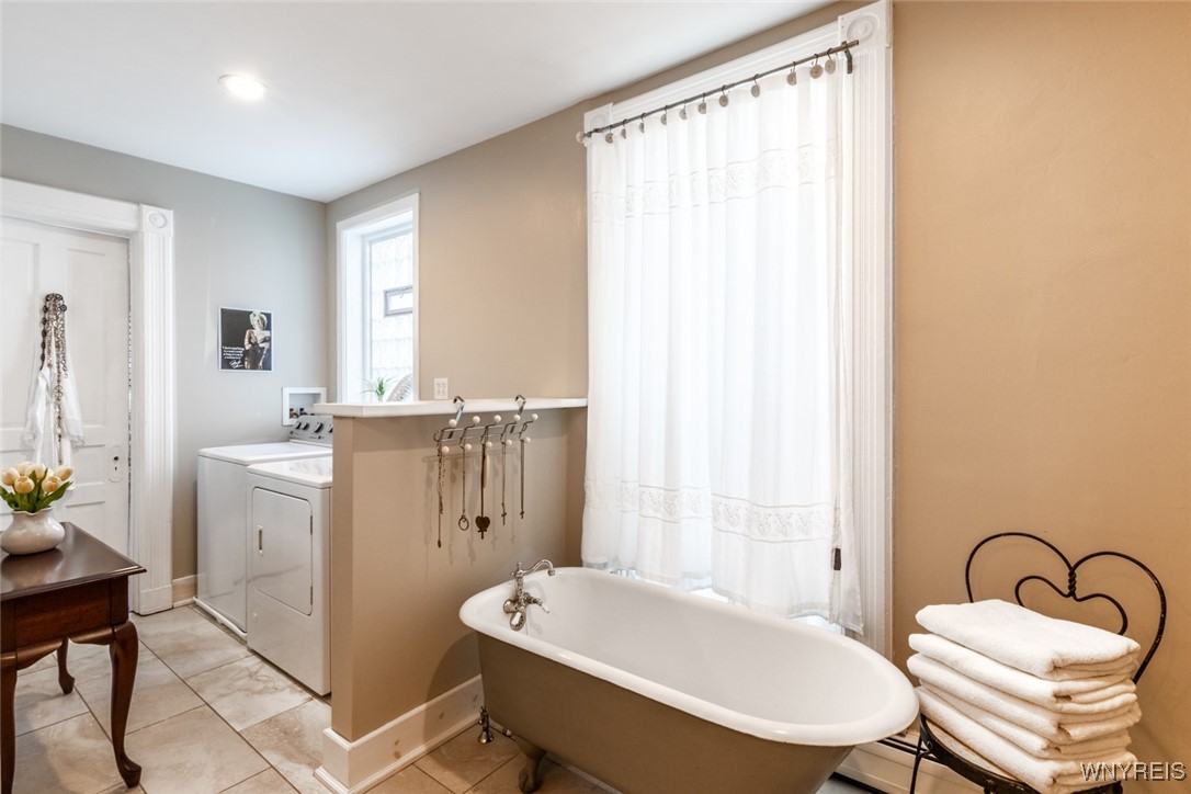 231 Niagara Street Buffalo, NY 14201 - Photo 22 of 50