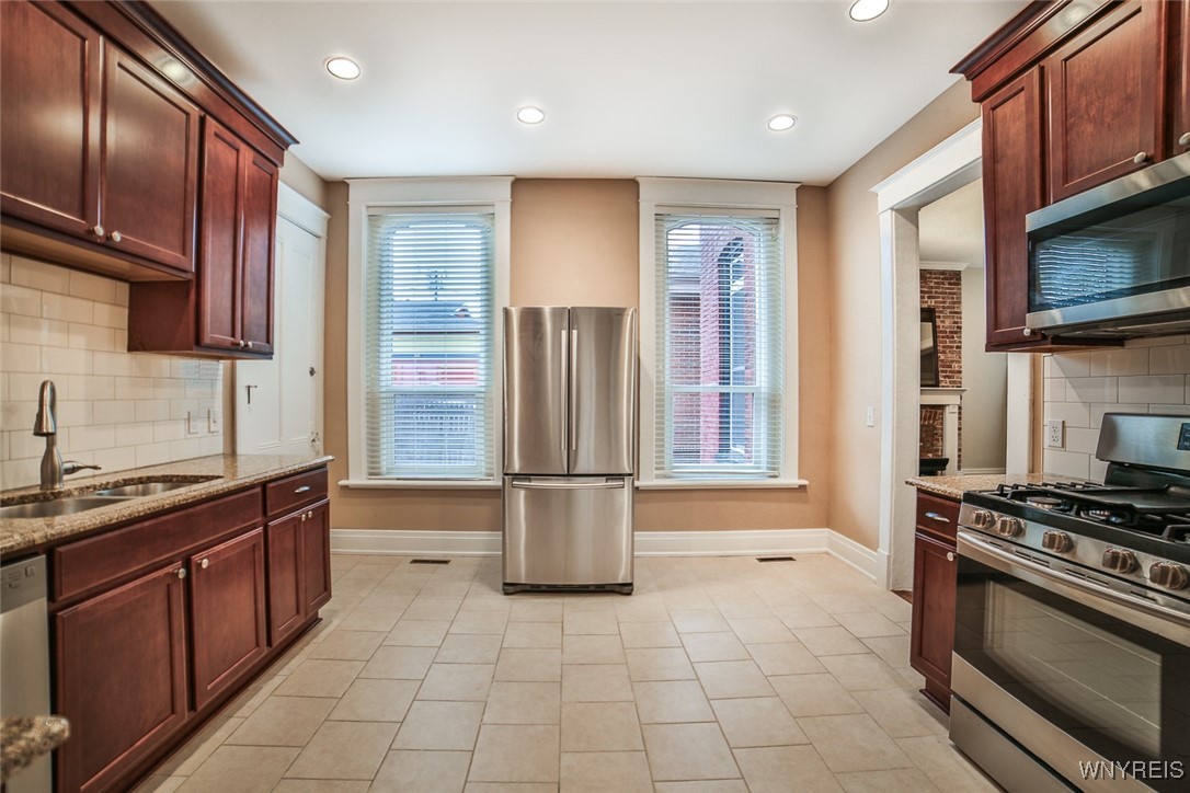 231 Niagara Street Buffalo, NY 14201 - Photo 39 of 50