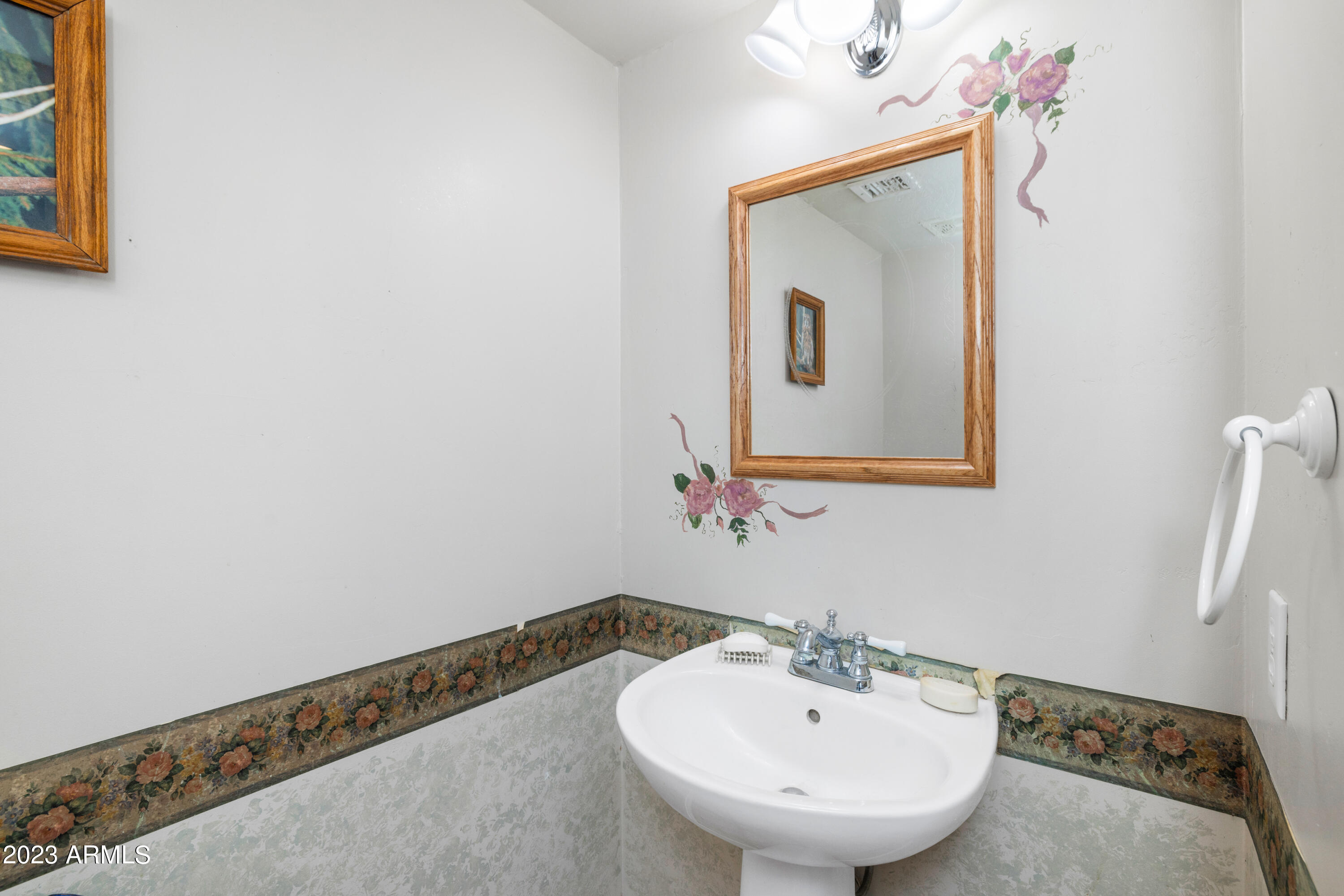 11109 Pima Road, Unit 4 Dewey, AZ 86327 - Photo 15 of 33 021_Powder Bathroom