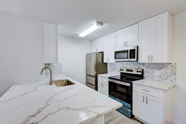 $124,500 | 12550 Whittington Drive, Unit 203, Houston, TX 77077