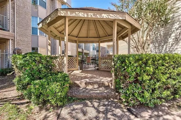 $125,000 | 12550 Whittington Drive, Unit 203, Houston, TX 77077