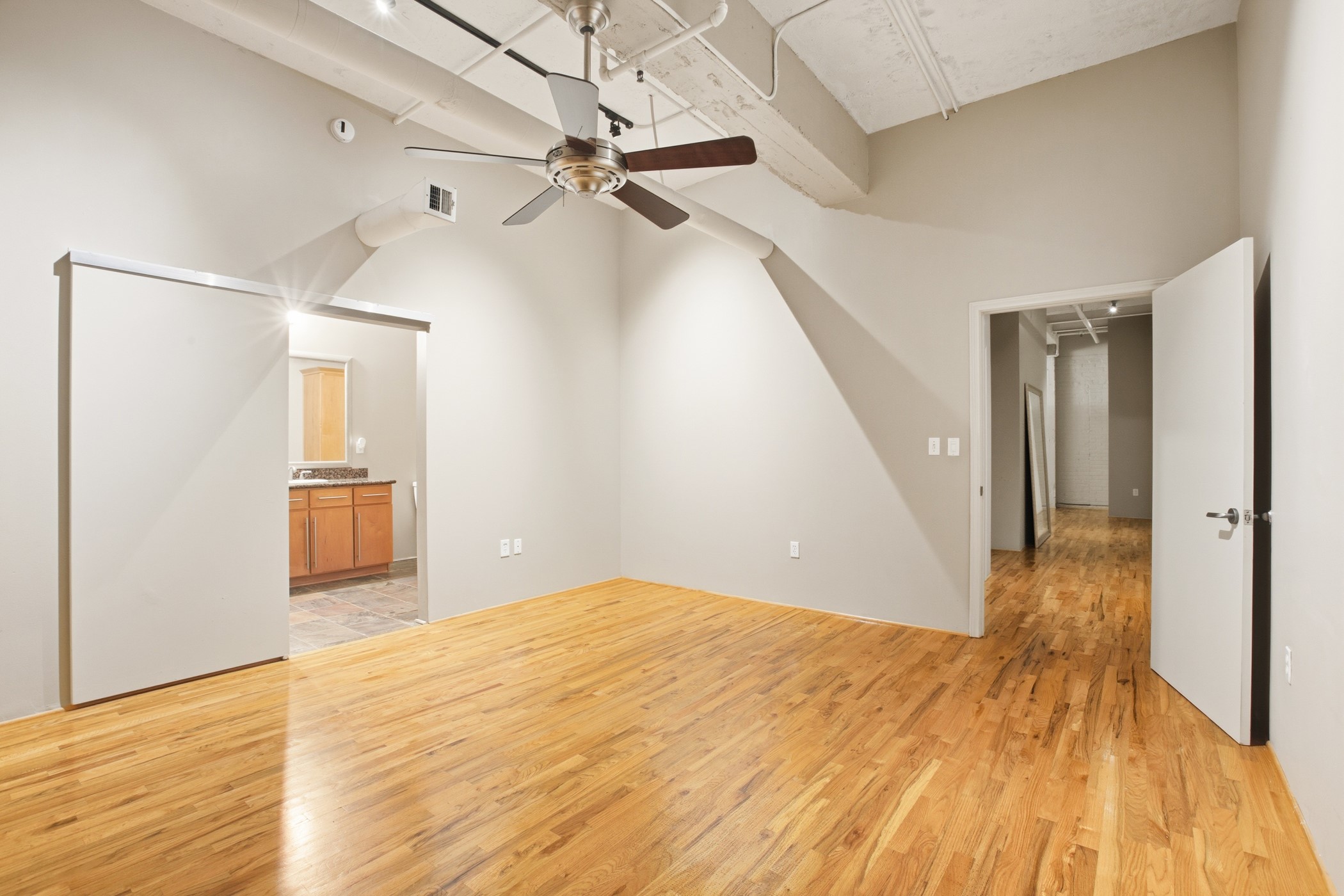 705 Main Street, Unit 209 Houston, TX 77002 - Photo 16 of 26