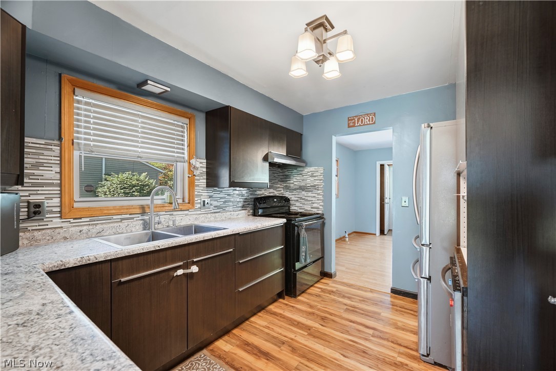 304 Howland Wilson Road Northeast Warren, OH 44484 - Photo 8 of 29