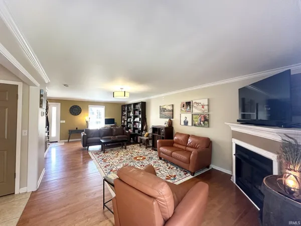 $334,900 | 212 Alexandria Street, Newburgh, IN 47630