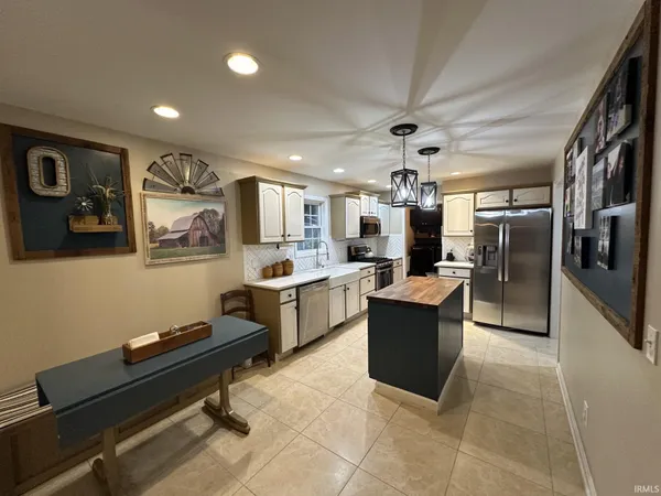 $334,900 | 212 Alexandria Street, Newburgh, IN 47630