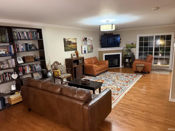 $339,900 | 212 Alexandria Street, Newburgh, IN 47630