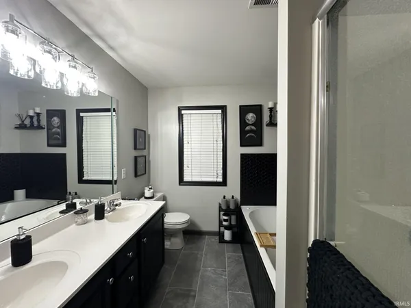 $334,900 | 212 Alexandria Street, Newburgh, IN 47630