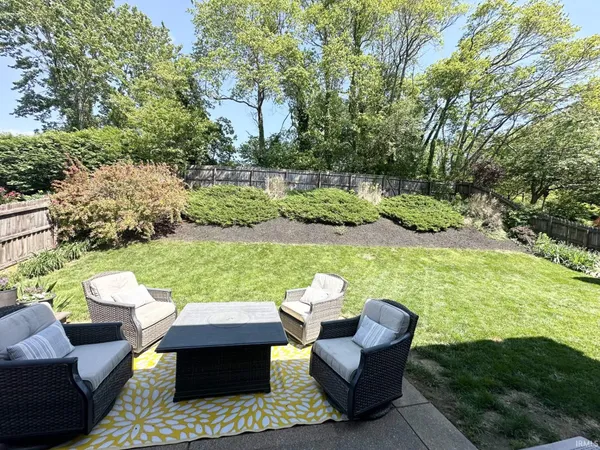 $334,900 | 212 Alexandria Street, Newburgh, IN 47630
