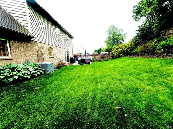 $334,900 | 212 Alexandria Street, Newburgh, IN 47630
