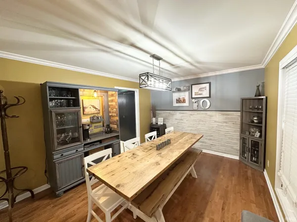 $339,900 | 212 Alexandria Street, Newburgh, IN 47630