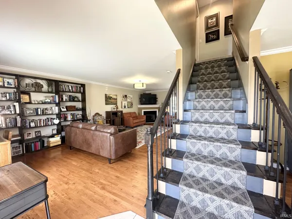 $334,900 | 212 Alexandria Street, Newburgh, IN 47630
