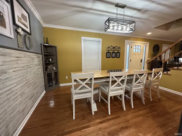 $339,900 | 212 Alexandria Street, Newburgh, IN 47630