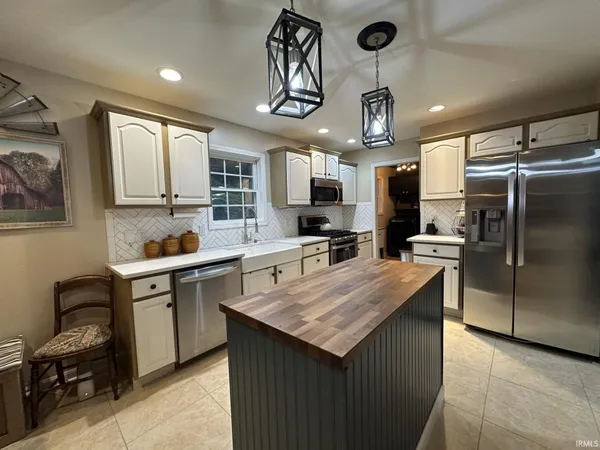 $339,900 | 212 Alexandria Street, Newburgh, IN 47630